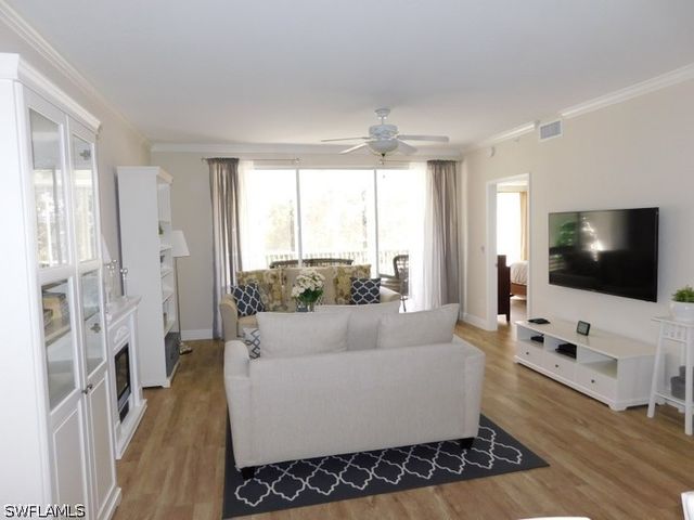 7655 Pebble Creek CIR 302, Naples, FL 34108