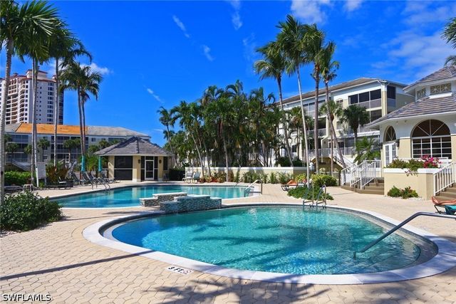 7655 Pebble Creek CIR 302, Naples, FL 34108