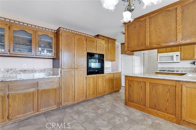 17814 Mesa Street, Hesperia, CA 92345