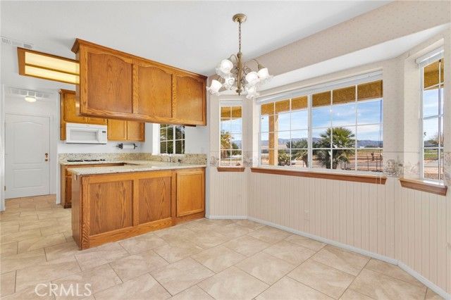 17814 Mesa Street, Hesperia, CA 92345