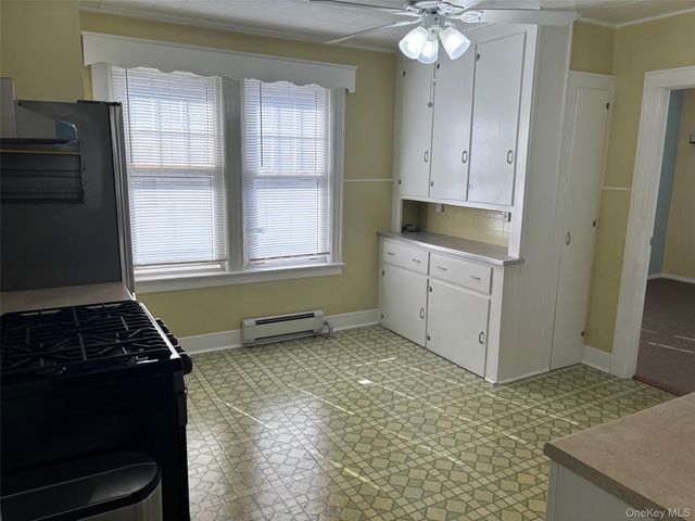 612 College Place 2nd Floor, College Point, NY 11356