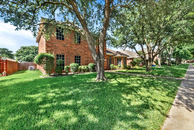 706 Green Apple Drive, Garland, TX 75044