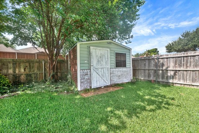 706 Green Apple Drive, Garland, TX 75044