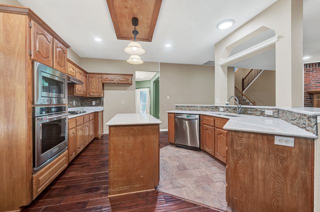 706 Green Apple Drive, Garland, TX 75044