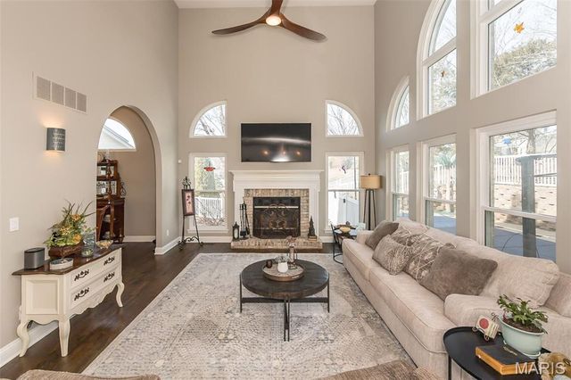 11 Southern Hills Court, O'fallon, MO 63366