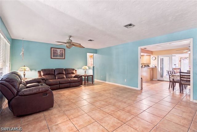 6200 Sea Grass LN, Naples, FL 34116