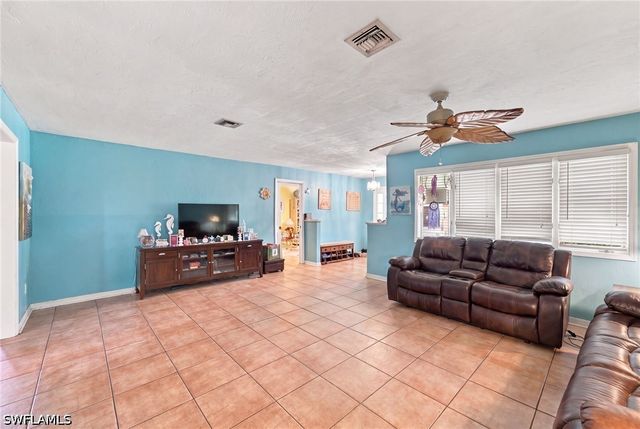 6200 Sea Grass LN, Naples, FL 34116