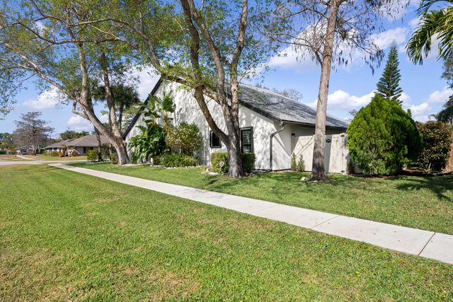 13376 Northumberland Circle, Wellington, FL 33414