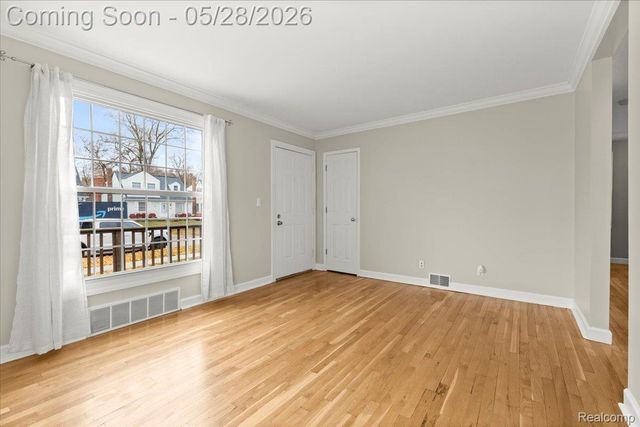 1313 Royal Avenue, Royal Oak, MI 48073