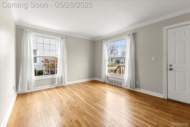 1313 Royal Avenue, Royal Oak, MI 48073