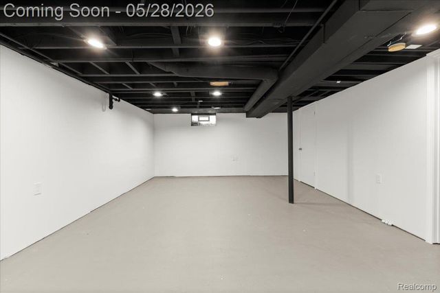1313 Royal Avenue, Royal Oak, MI 48073