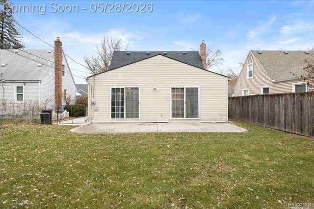 1313 Royal Avenue, Royal Oak, MI 48073