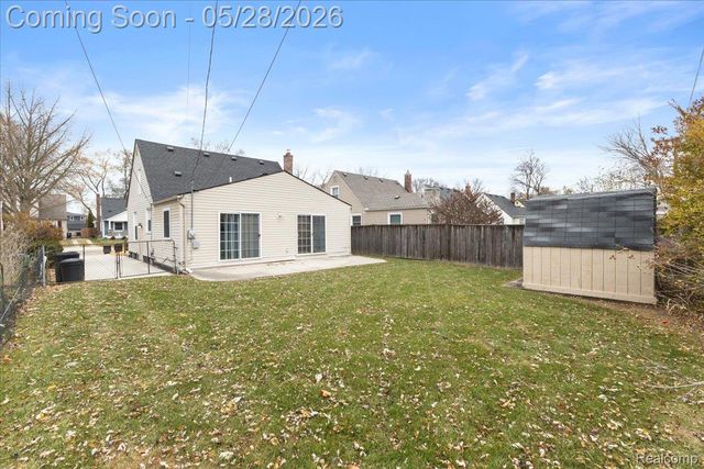 1313 Royal Avenue, Royal Oak, MI 48073