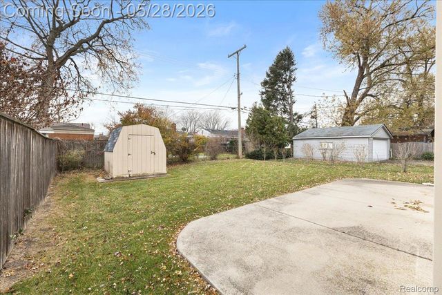 1313 Royal Avenue, Royal Oak, MI 48073