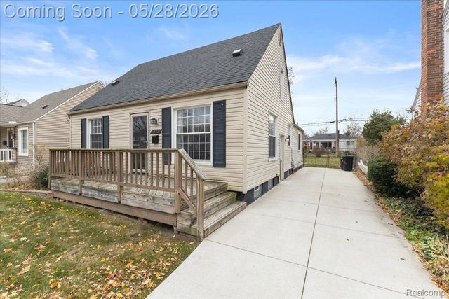 1313 Royal Avenue, Royal Oak, MI 48073