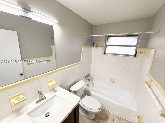 1904 SW 2nd St 1912, Fort Lauderdale, FL 33312