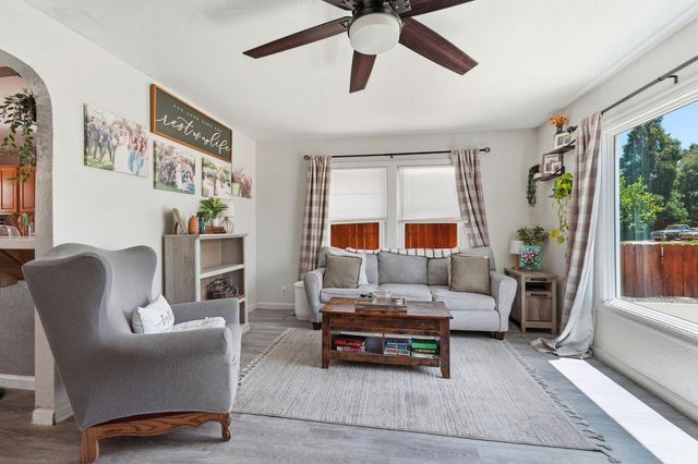 327 Eureka Ave, Lodi, CA 95240