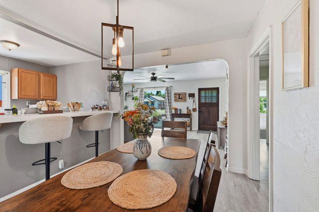 327 Eureka Ave, Lodi, CA 95240