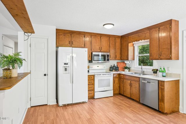 512 Rockvale Court, Benson, NC 27504