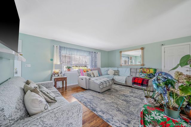 36595 County Road 48, Peconic, NY 11958
