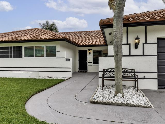 6440 Olde Moat Way, Davie, FL 33331