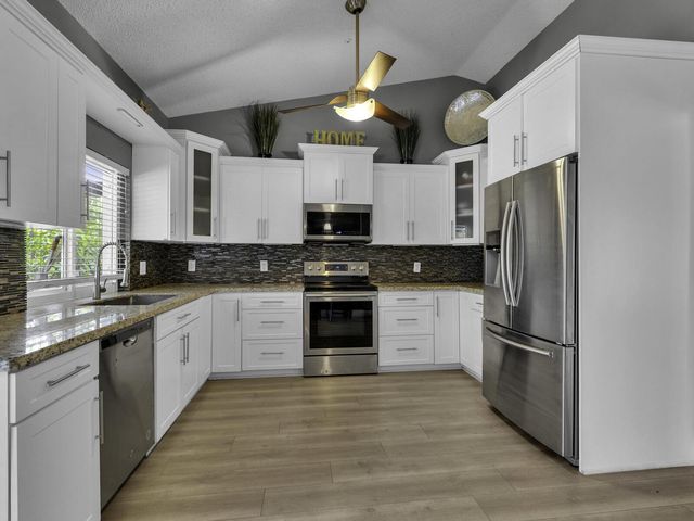 6440 Olde Moat Way, Davie, FL 33331