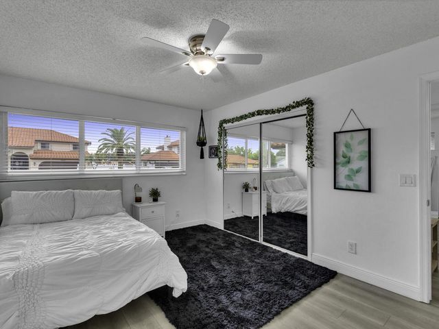 6440 Olde Moat Way, Davie, FL 33331