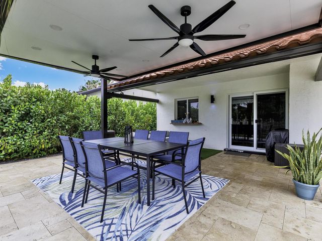 6440 Olde Moat Way, Davie, FL 33331