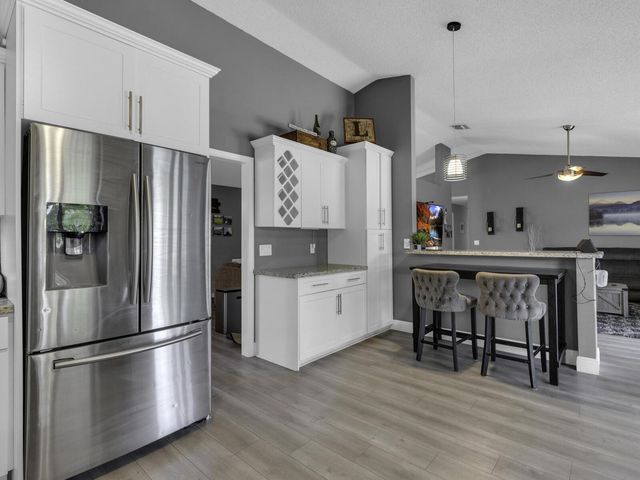 6440 Olde Moat Way, Davie, FL 33331