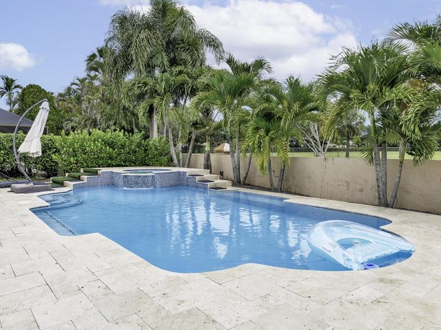 6440 Olde Moat Way, Davie, FL 33331