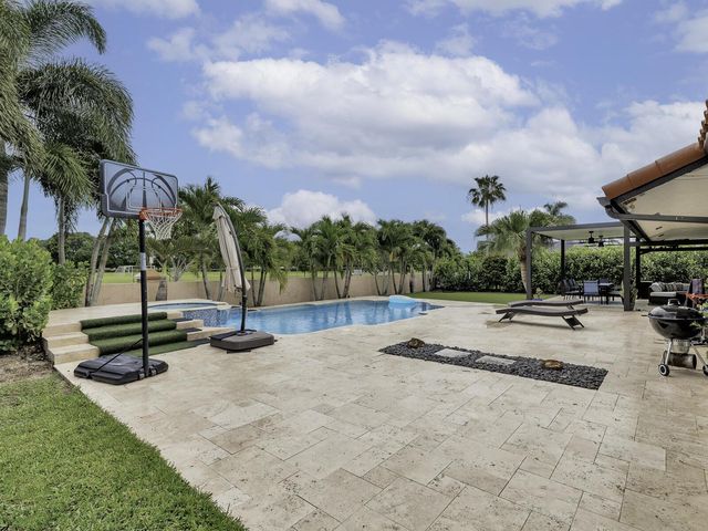 6440 Olde Moat Way, Davie, FL 33331