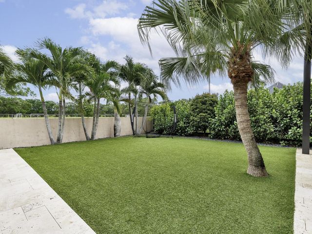 6440 Olde Moat Way, Davie, FL 33331