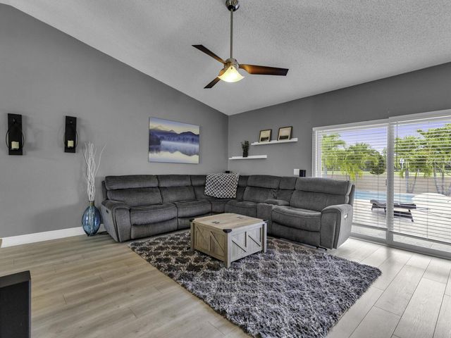 6440 Olde Moat Way, Davie, FL 33331