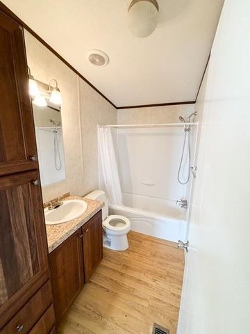 132 Railroad Avenue, Levelland, TX 79336