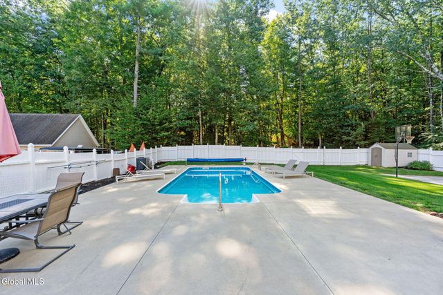 4 Overlook Drive, Wilton, NY 12831