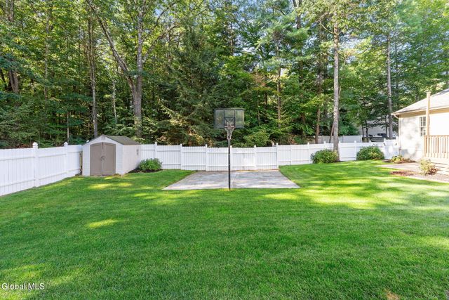 4 Overlook Drive, Wilton, NY 12831