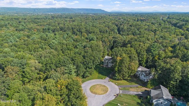 4 Overlook Drive, Wilton, NY 12831