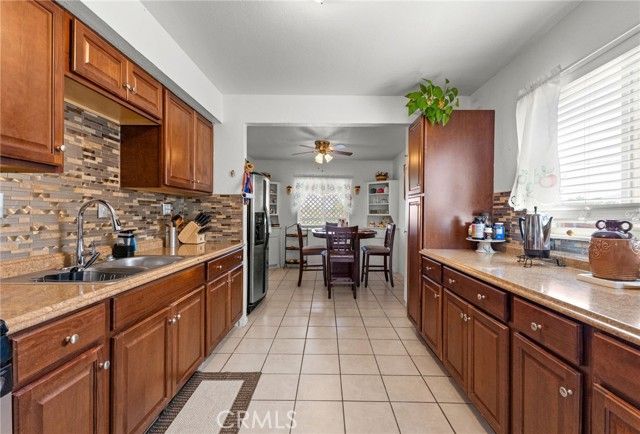 16116 Cajon, Hesperia, CA 92345