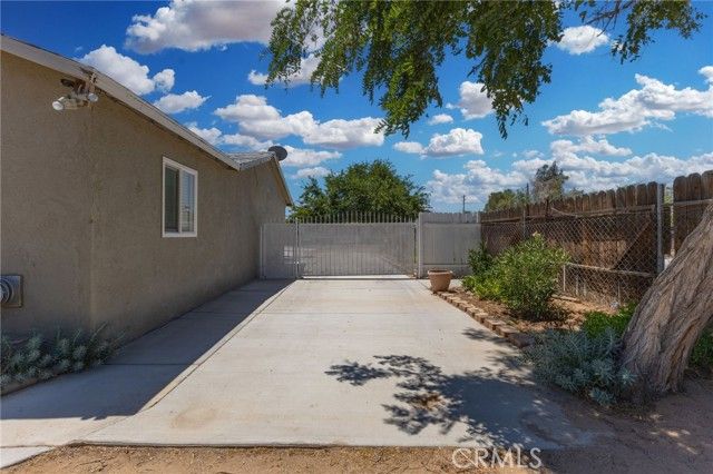 16116 Cajon, Hesperia, CA 92345