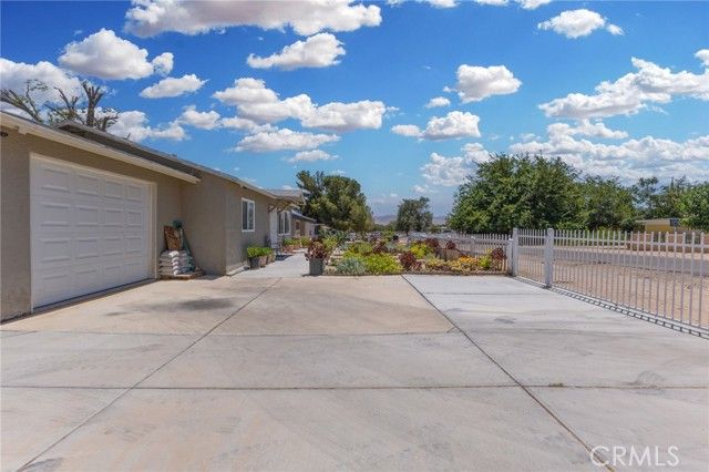 16116 Cajon, Hesperia, CA 92345