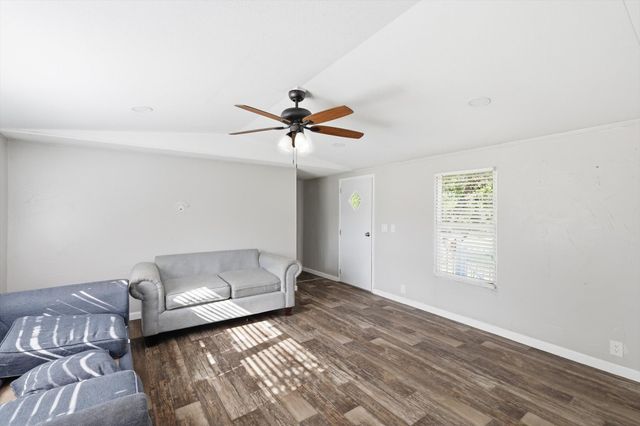316 Summit Drive, Springtown, TX 76082