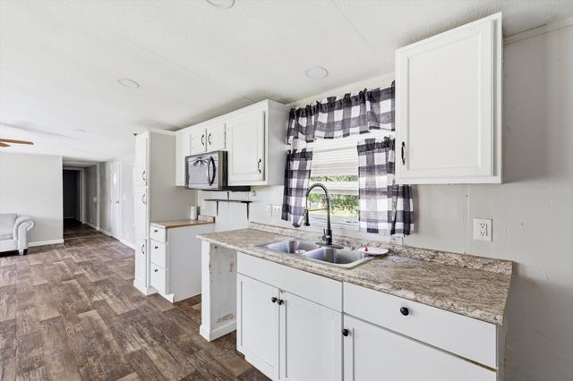 316 Summit Drive, Springtown, TX 76082