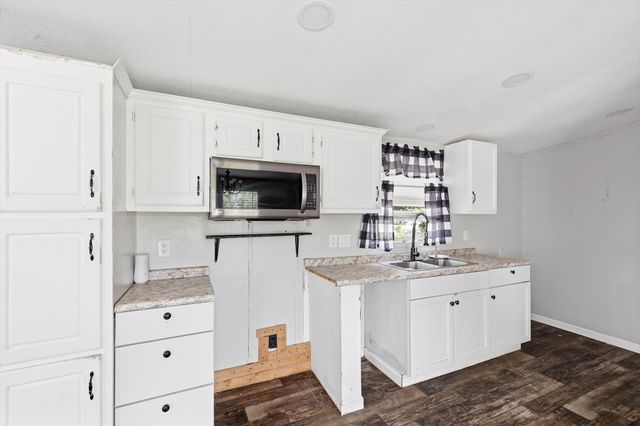 316 Summit Drive, Springtown, TX 76082