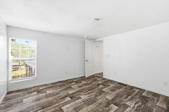 316 Summit Drive, Springtown, TX 76082