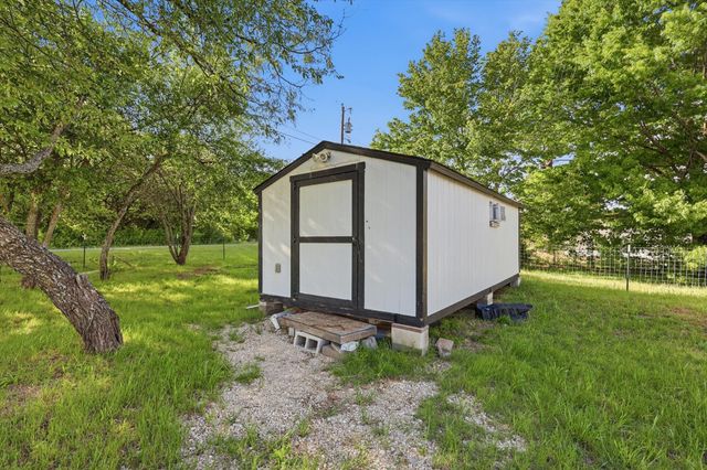 316 Summit Drive, Springtown, TX 76082
