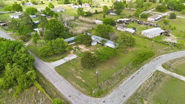 316 Summit Drive, Springtown, TX 76082