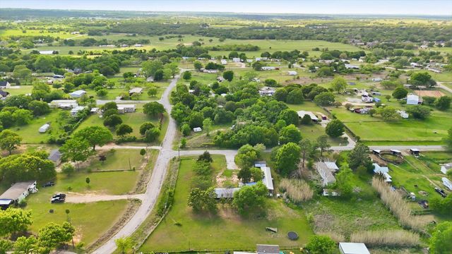 316 Summit Drive, Springtown, TX 76082