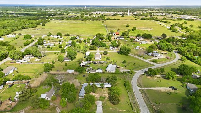 316 Summit Drive, Springtown, TX 76082