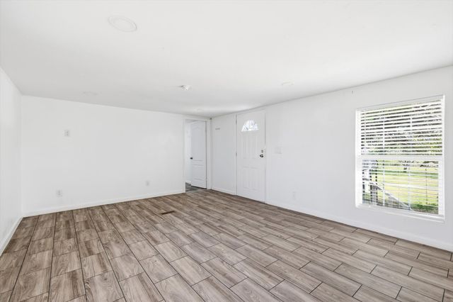 316 Summit Drive, Springtown, TX 76082