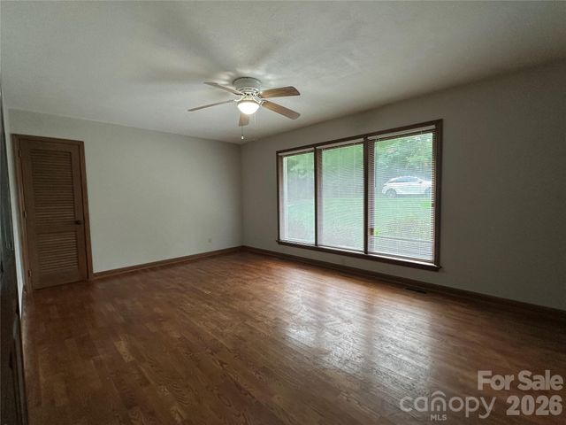 5212 Walter Starnes Place, Granite Falls, NC 28630